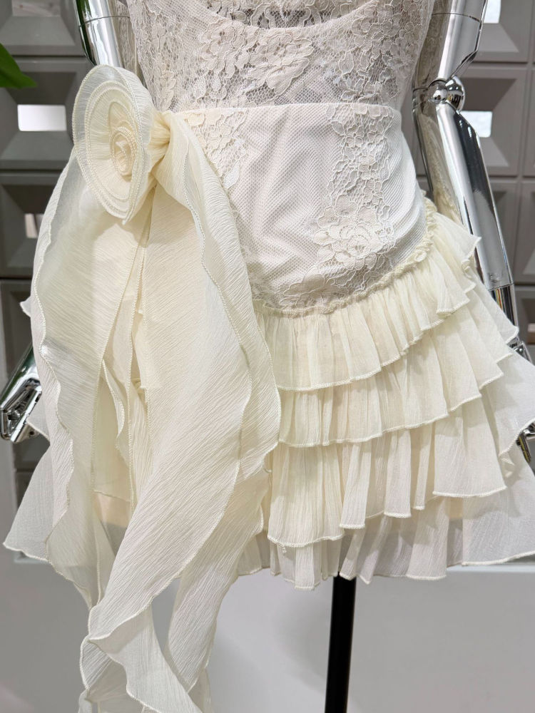 TWOTWINSTYLE Hollow Out Patchwork 3D Flower Designer Mini Dress