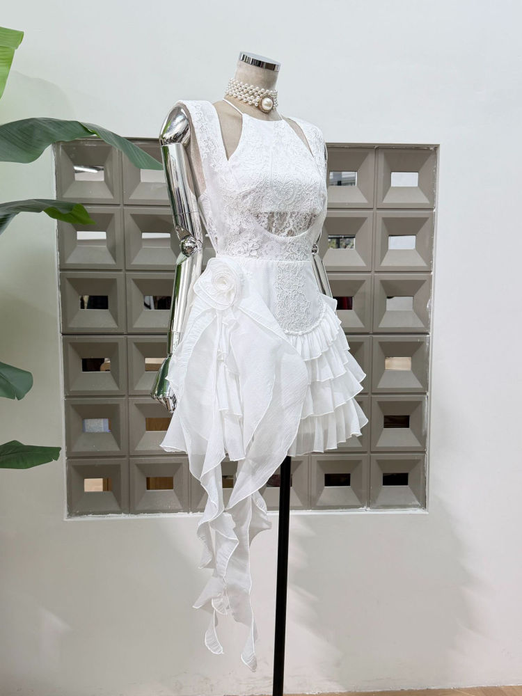 TWOTWINSTYLE Hollow Out Patchwork 3D Flower Designer Mini Dress