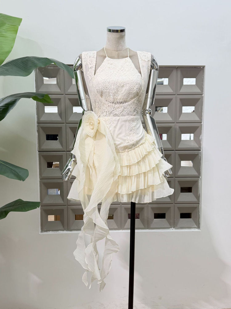 TWOTWINSTYLE Hollow Out Patchwork 3D Flower Designer Mini Dress