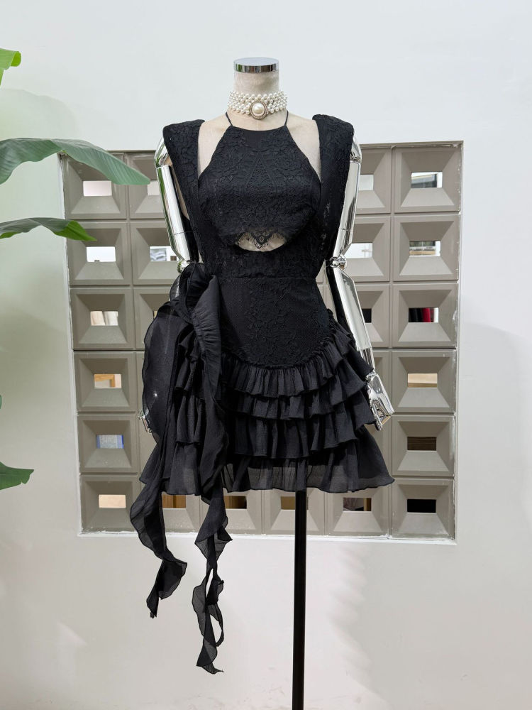 TWOTWINSTYLE Hollow Out Patchwork 3D Flower Designer Mini Dress