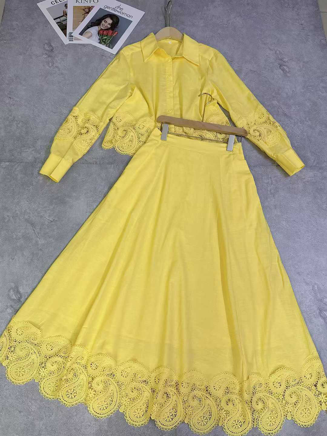 TWOTWINSTYLE Lapel Patchwork Lace Coat High Waist Skirt Vintage Set