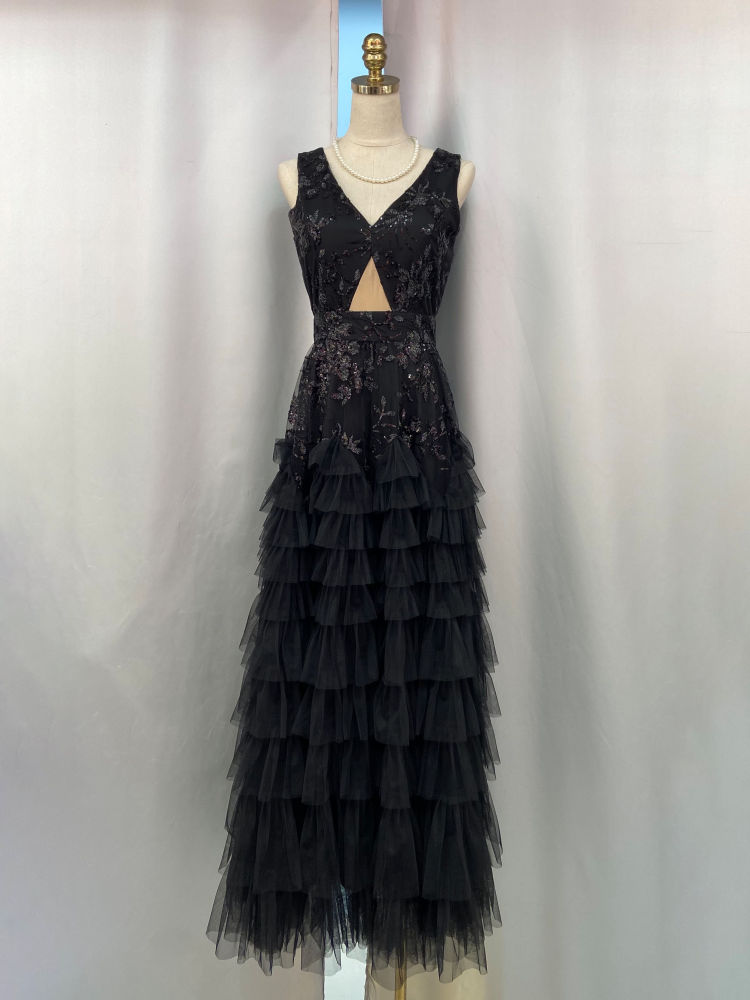 TWOTWINSTYLE V Neck Patchwork Mesh And Sequins Designer Dress
