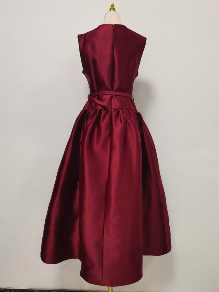 TWOTWINSTYLE Minimalist Sleeveless High Waist Elegant Dress