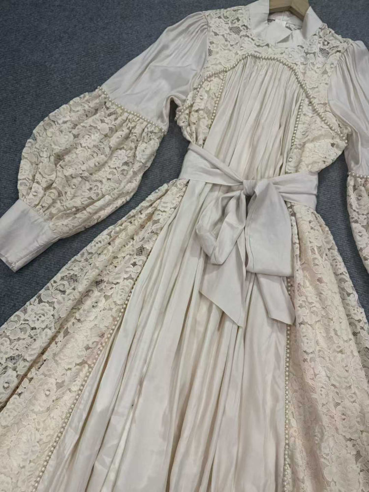 TWOTWINSTYLE Solid Stand Collar Bubble Sleeves Elegant Dress