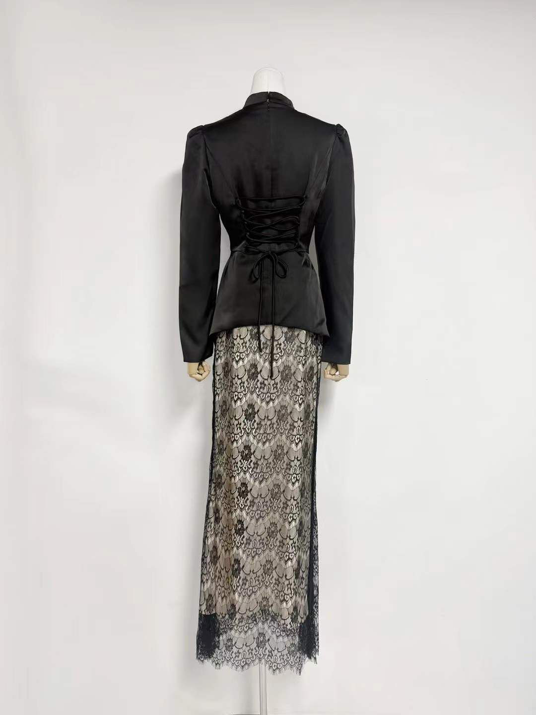 TWOTWINSTYLE Stand Collar Long Sleeve Tunic Top Spliced Lace Skirt Vintage Set