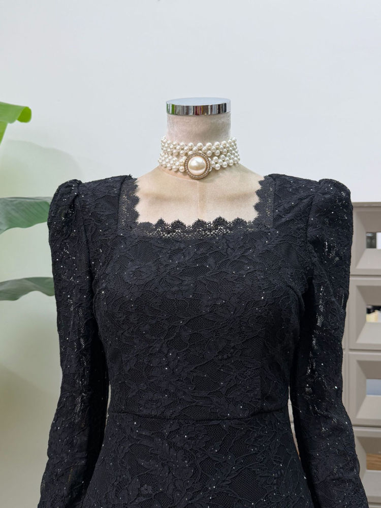 TWOTWINSTYLE Square Neckline Patchwork Lace Elegant Dress