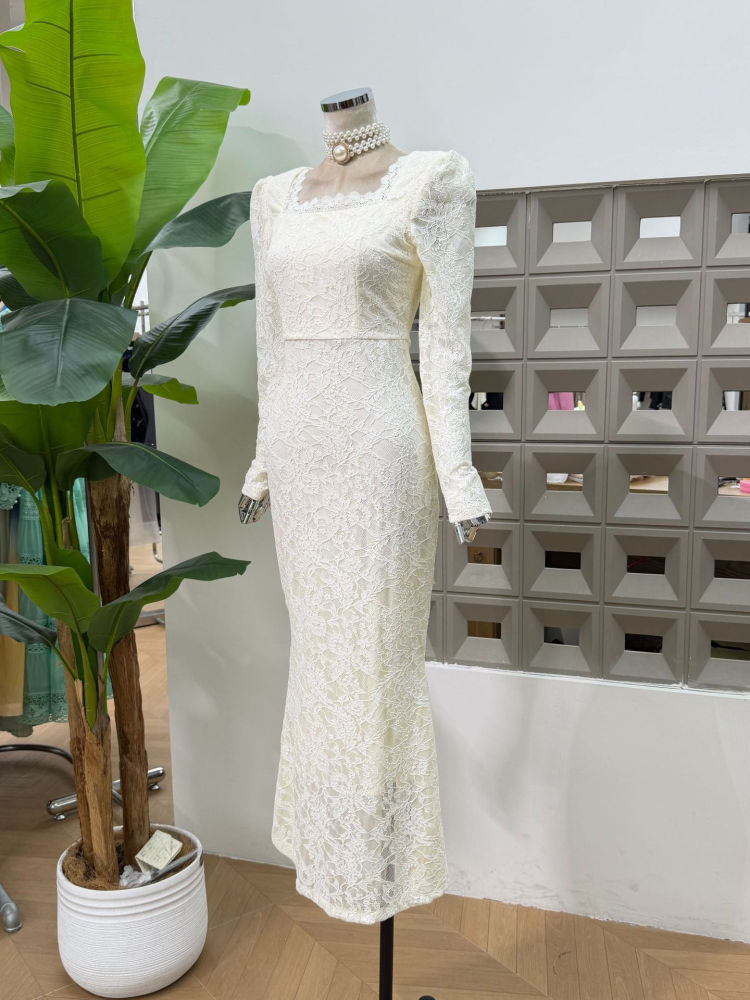TWOTWINSTYLE Square Neckline Patchwork Lace Elegant Dress