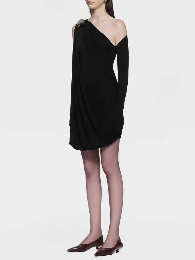 TWOTWINSTYLE Off One Shoulder Minimalist Elegant Mini Dress