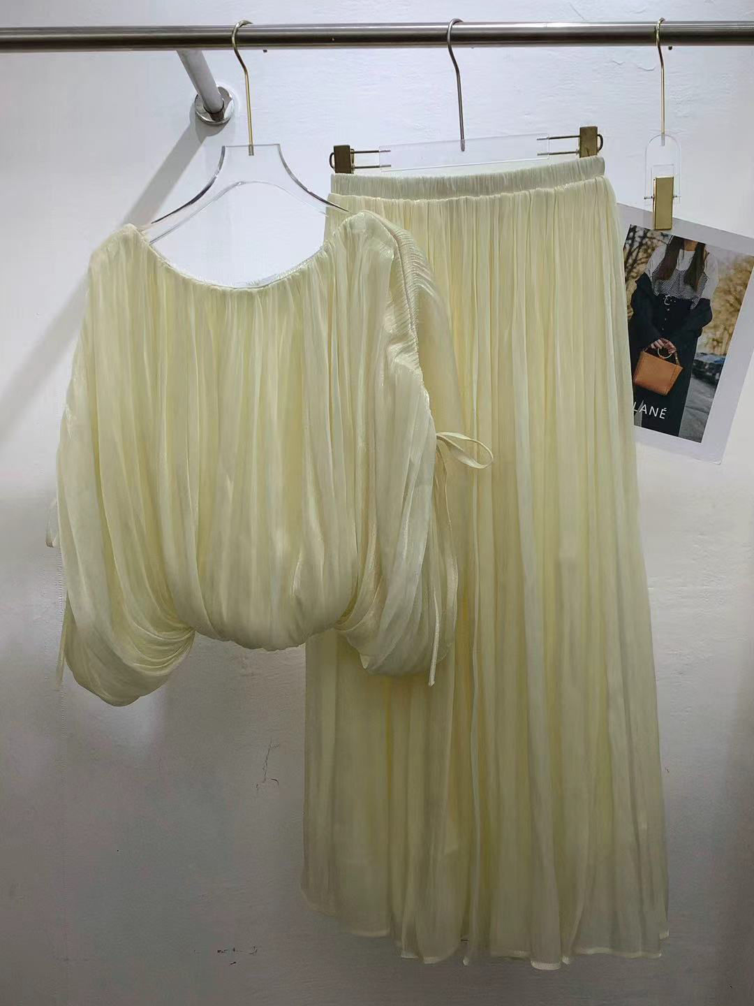 TWOTWINSTYLE Off Shoulder Lantern Sleeve Top Loose Skirt Fashion Dress