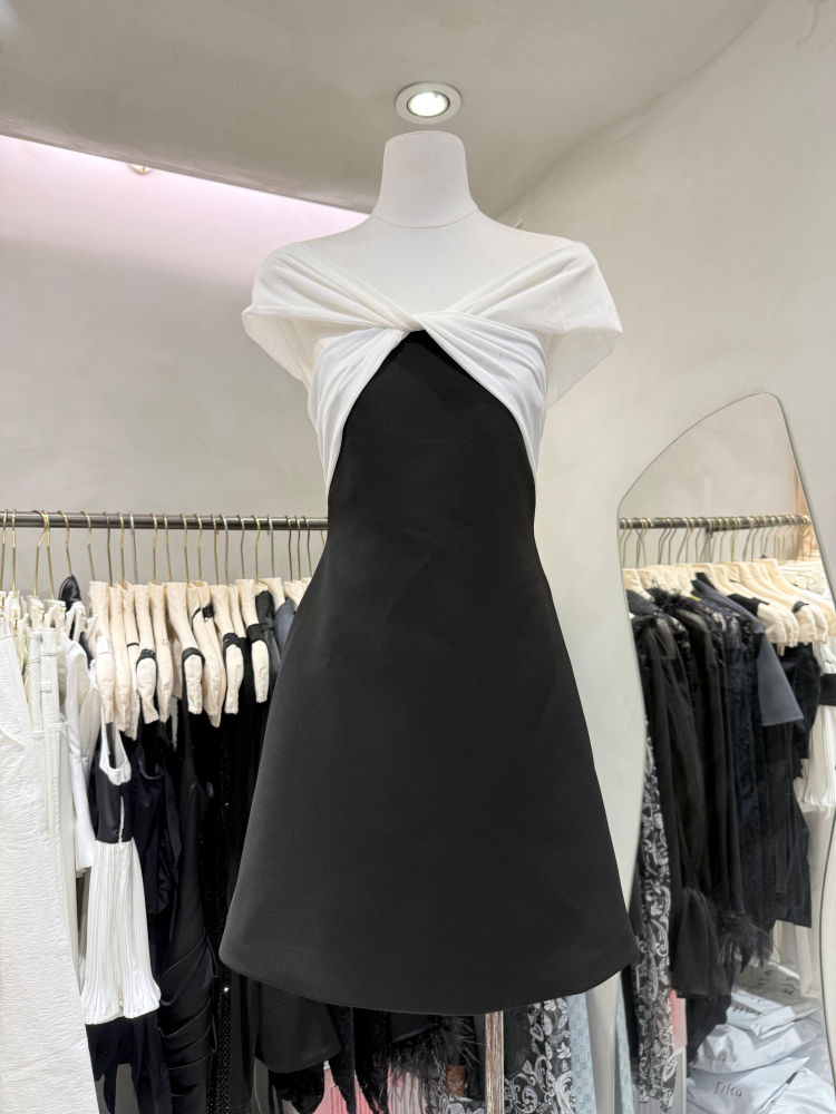 TWOTWINSTYLE Hit Color Sleeveles Spliced Knot Fashion Dress