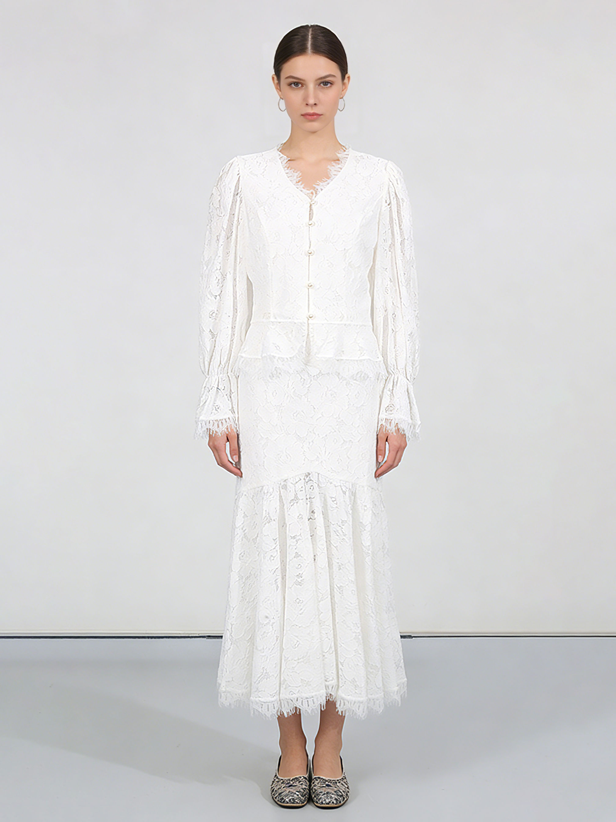 TWOTWINSTYLE V Neck Bell Sleeve Lace Top High Waist Designer Dress