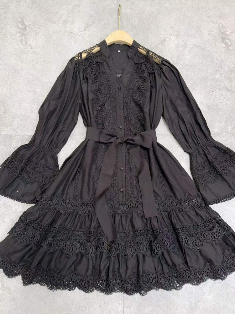 TWOTWINSTYLE V Neck Hollow Out Bell Sleeve Spliced Lace Vintage Dress