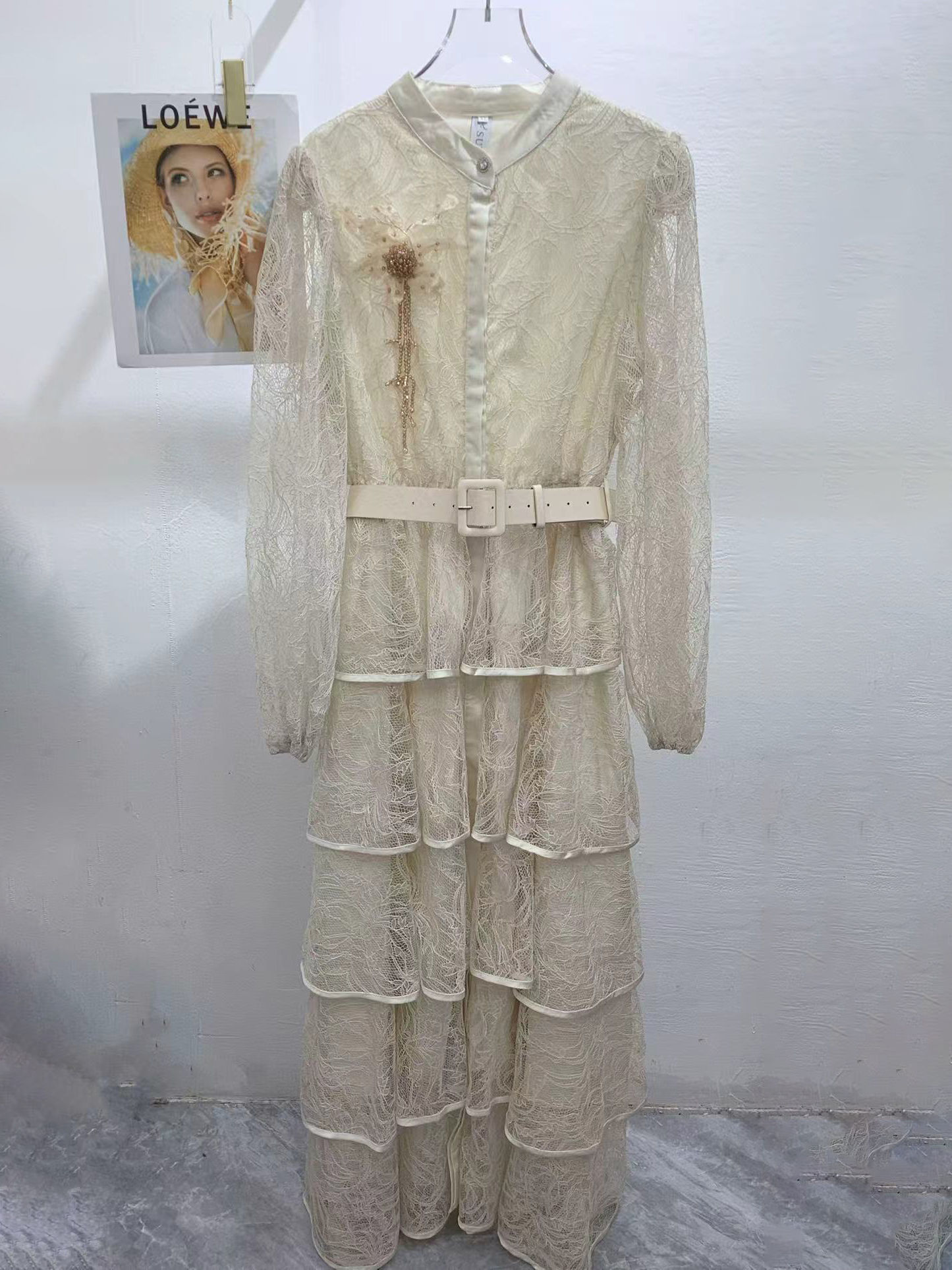 TWOTWINSTYLE Round Neck Patchwork Belt Lace Fashion Dress