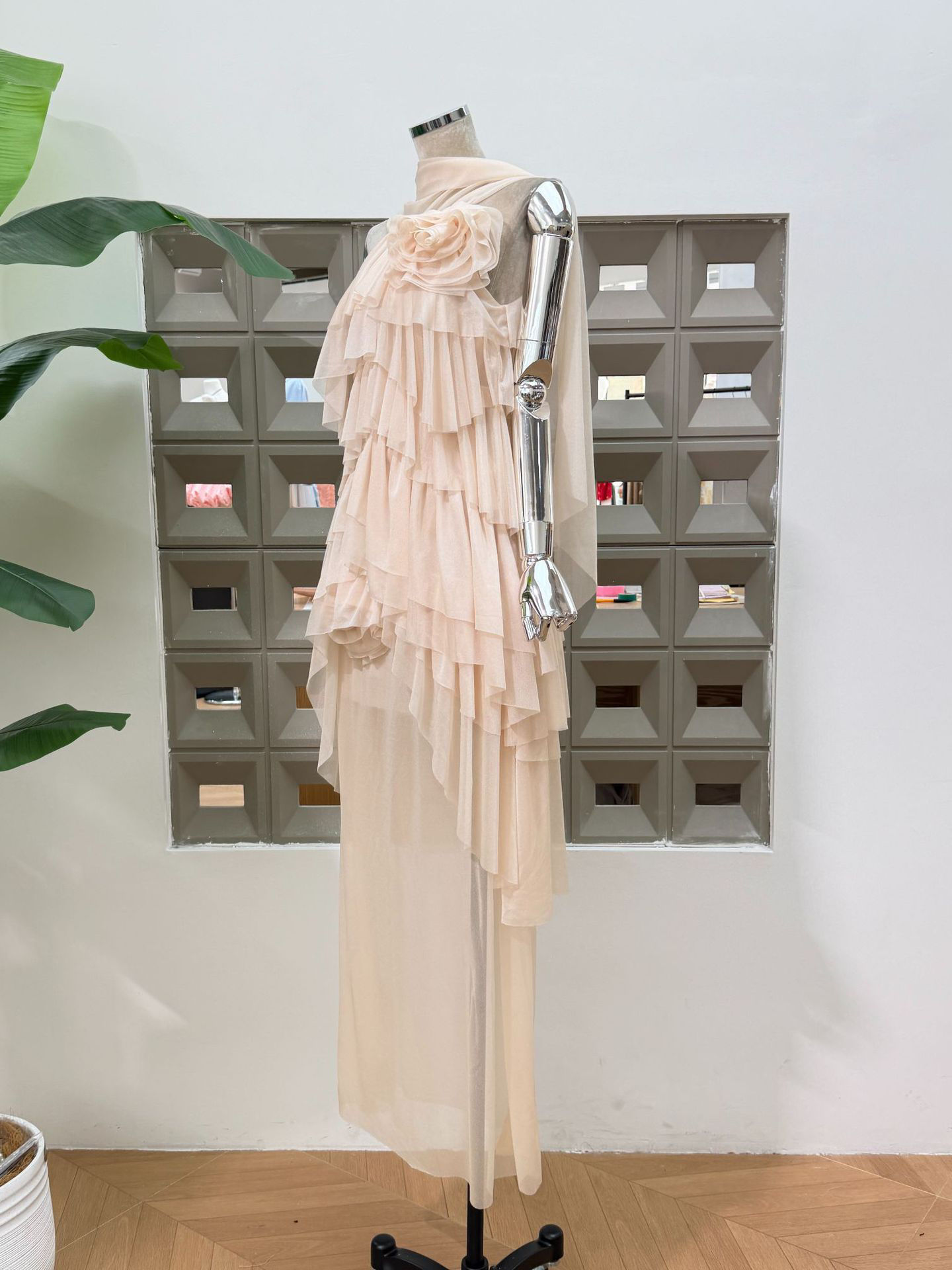 TWOTWINSTYLE Stand Collar Patchwork 3D Flower Irregular Hem Elegant Dress
