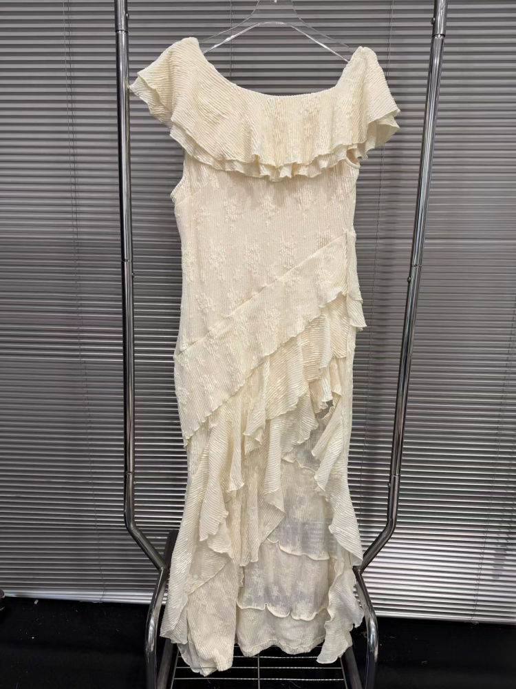 TWOTWINSTYLE Off Shoulder Irregular Hem Spliced Ruffles Elegant Dress