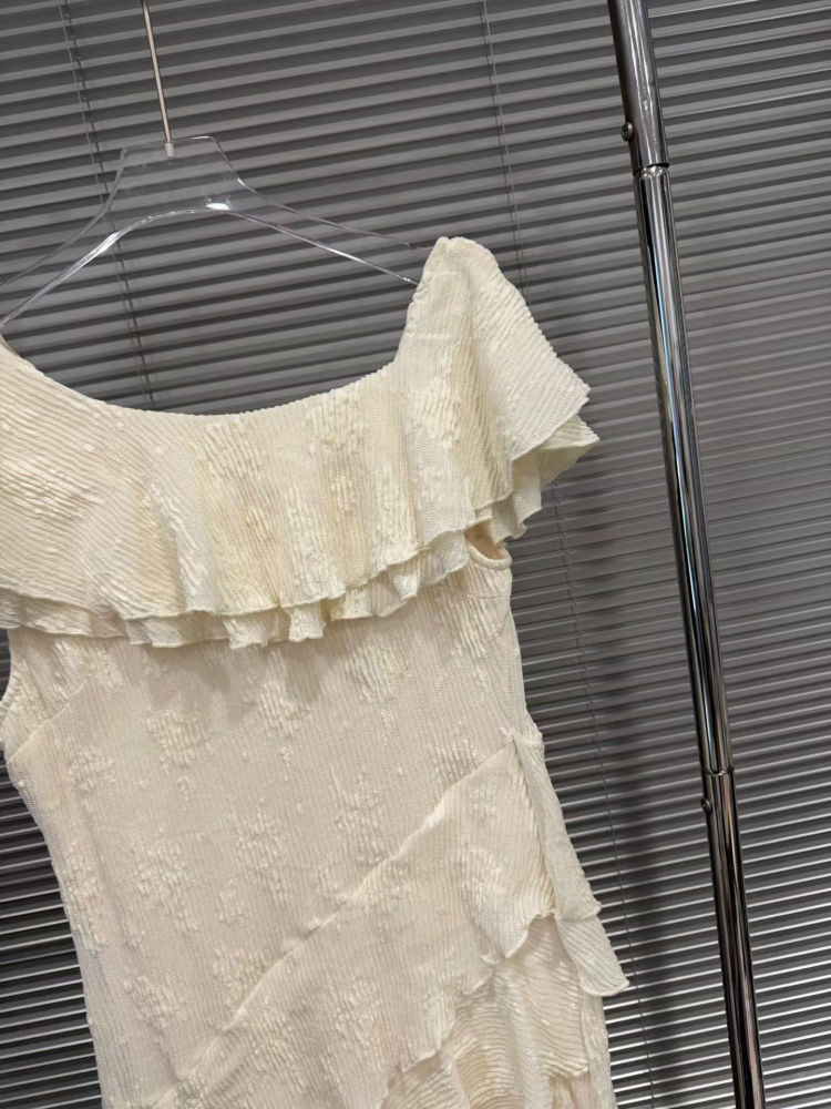 TWOTWINSTYLE Off Shoulder Irregular Hem Spliced Ruffles Elegant Dress