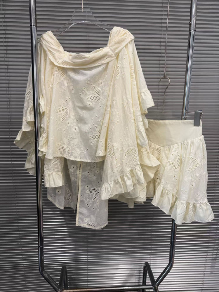 TWOTWINSTYLE Off Shoulder Spliced Ruffles Top High Waist Skirt Fashion Dress