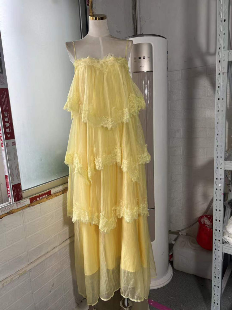 TWOTWINSTYLE Solid Off Shoulder Spliced Lace Designer Dress