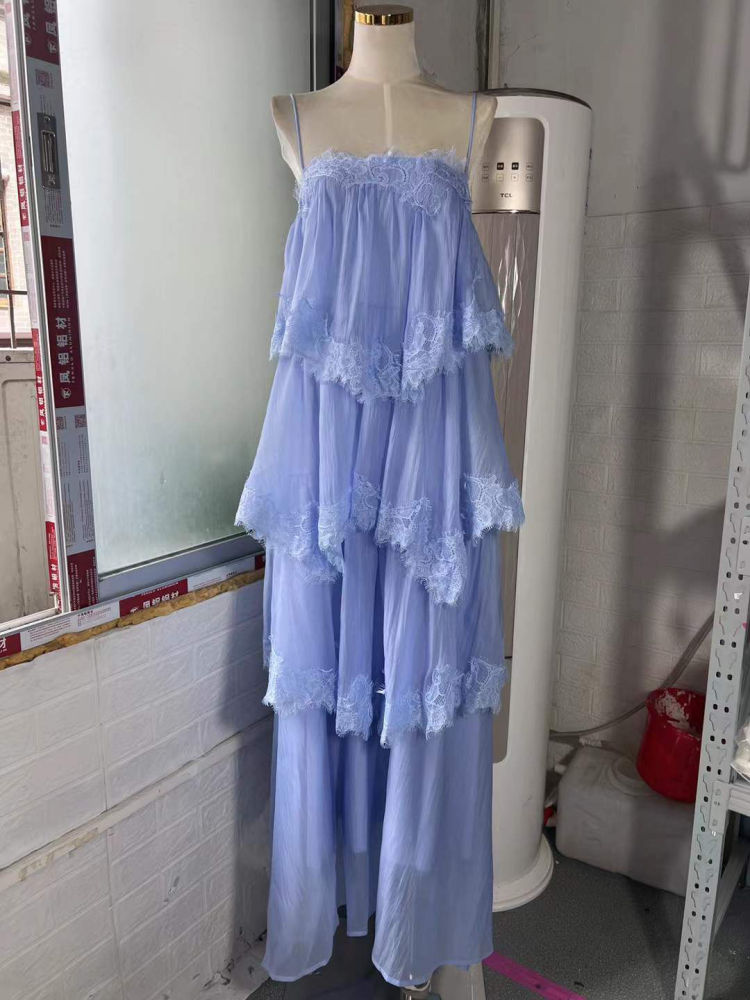 TWOTWINSTYLE Solid Off Shoulder Spliced Lace Designer Dress