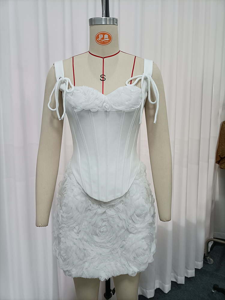 TWOTWINSTYLE 3D Flower Corset Top Petal Hem Mini Skirt Fashion Set