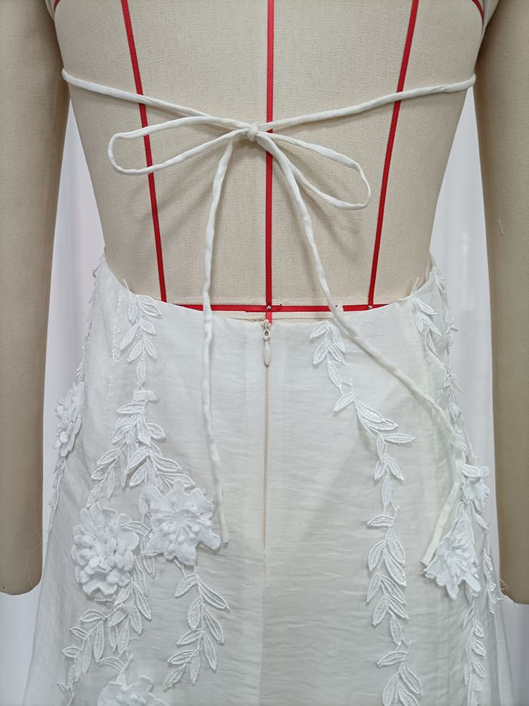 TWOTWINSTYLE V Neck Strap 3D Flower Embroidered Waist Cinched Elegant  Dress
