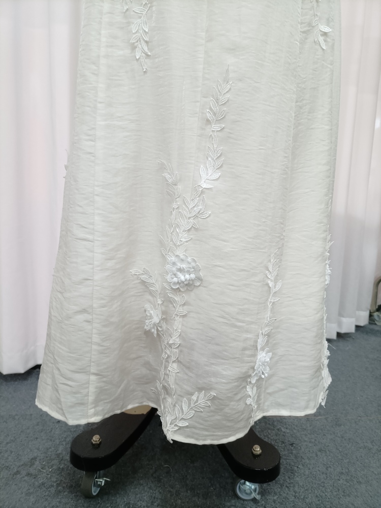 TWOTWINSTYLE V Neck Strap 3D Flower Embroidered Waist Cinched Elegant  Dress