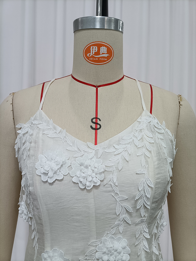 TWOTWINSTYLE V Neck Strap 3D Flower Embroidered Waist Cinched Elegant  Dress