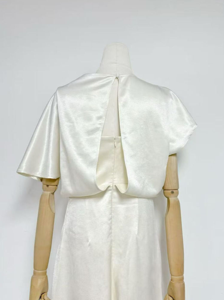TWOTWINSTYLE Solid Asymmetrical Sleeve High Waist Chic Dress