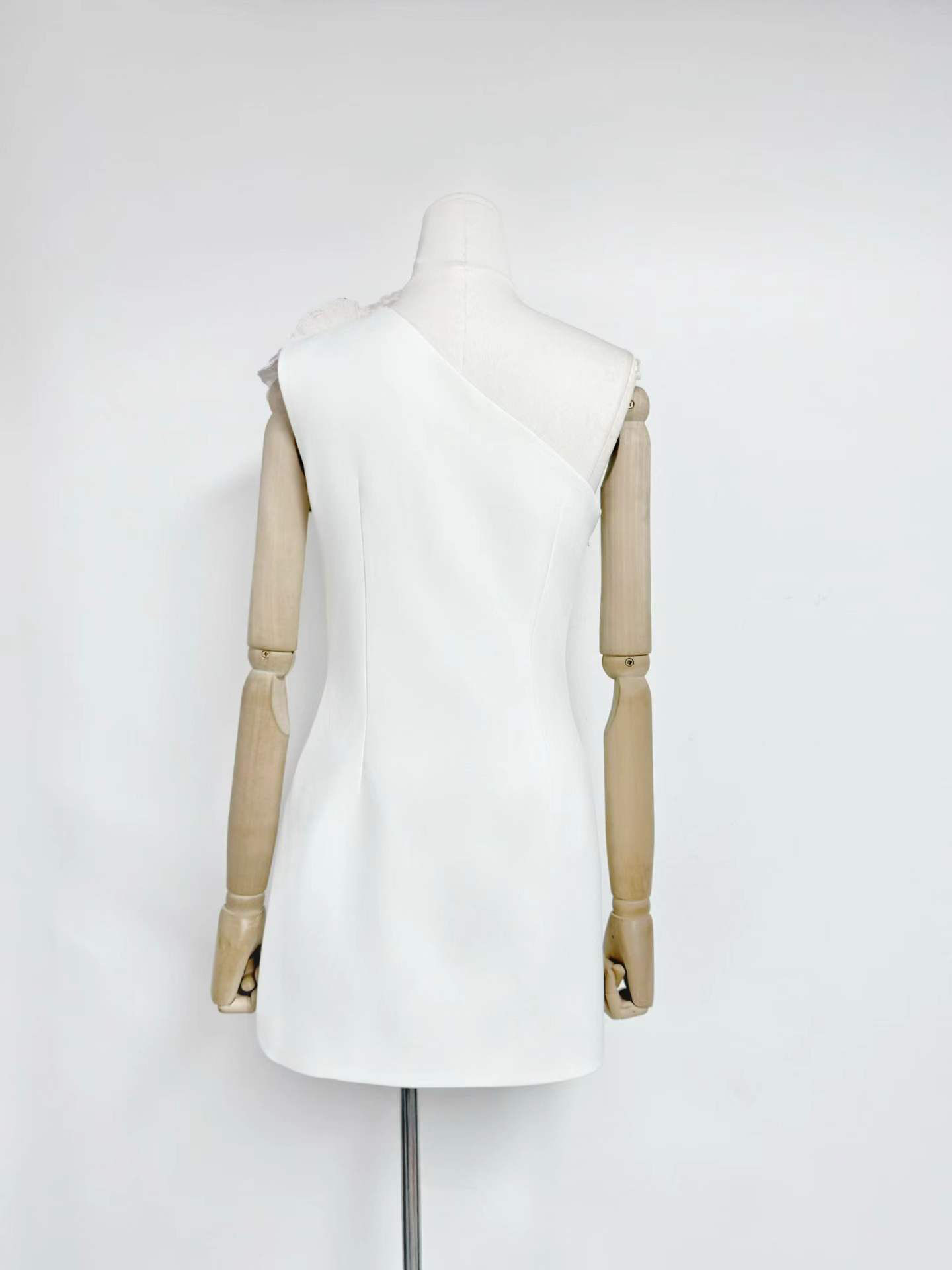TWOTWINSTYLE Off One Shoulder Tunic Spliced Appliques Chic Dress