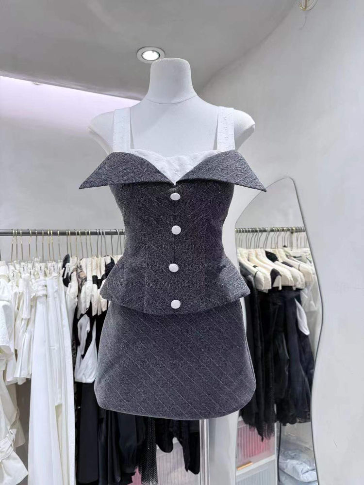 TWOTWINSTYLE Off Shoulder Hit Color Top High Waist Skirt Elegant Set
