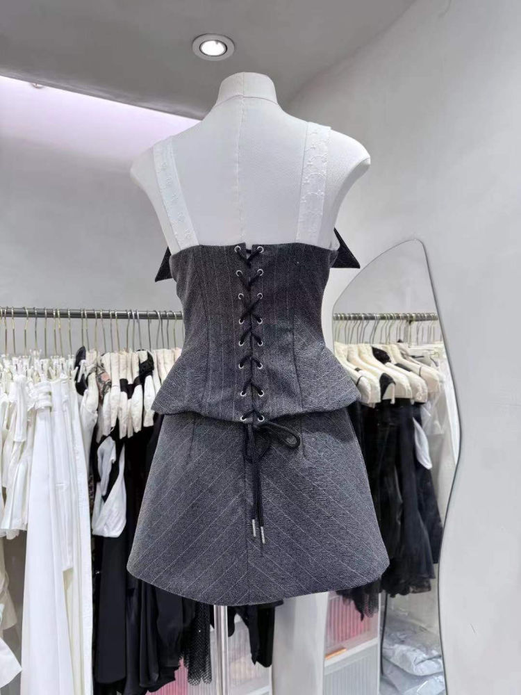 TWOTWINSTYLE Off Shoulder Hit Color Top High Waist Skirt Elegant Set