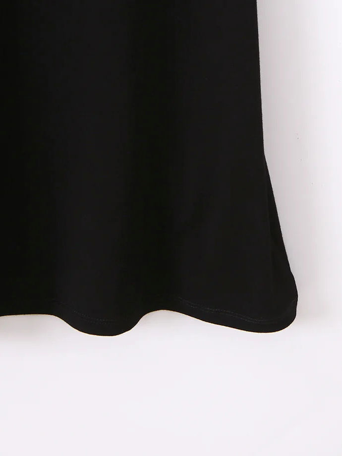 TWOTWINSTYLE Round Neck Backless Pleated Slimming Dress
