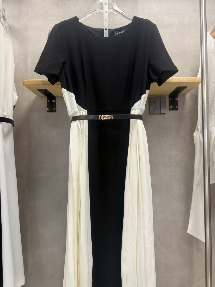 TWOTWINSTYLE Round Neck Spliced Belt Colorblock Designer Dress