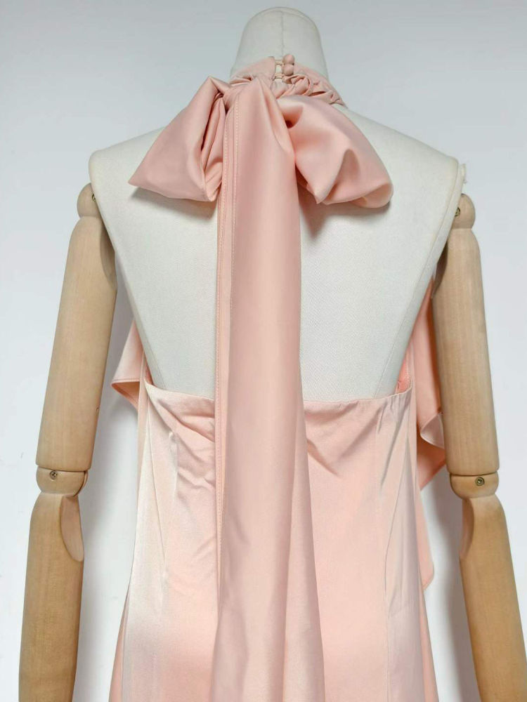 TWOTWINSTYLE Solid Stand Collar Backless Designer Dress