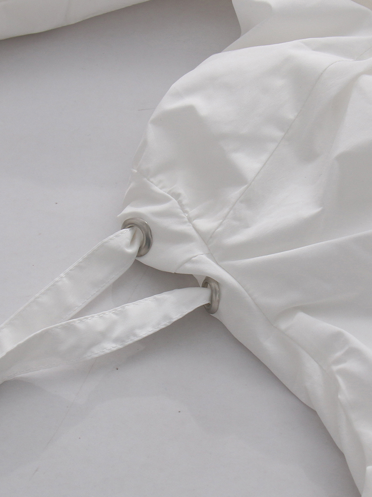 TWOTWINSTYLE Stand Collar Button Placket Drawstring Fashion Crop Jacket