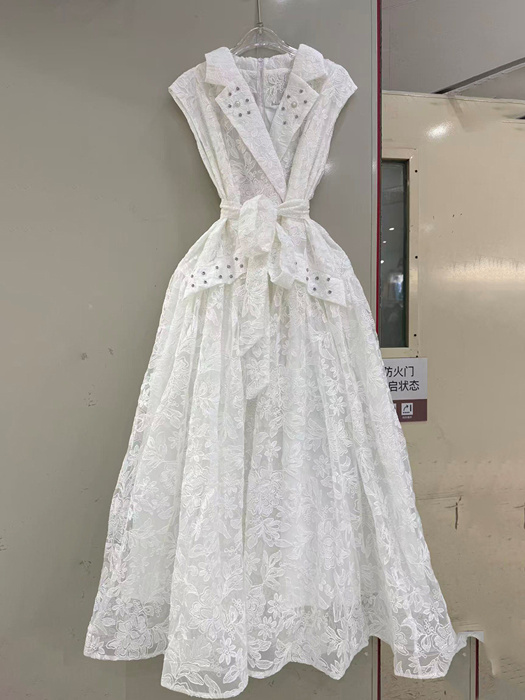 TWOTWINSTYLE Sleeveless Lapel Spliced Embroidered Flares Lace Fashion Dress