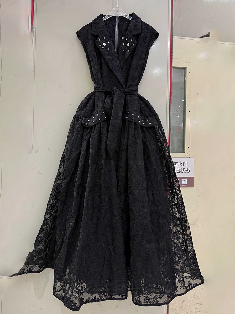 TWOTWINSTYLE Sleeveless Lapel Spliced Embroidered Flares Lace Fashion Dress