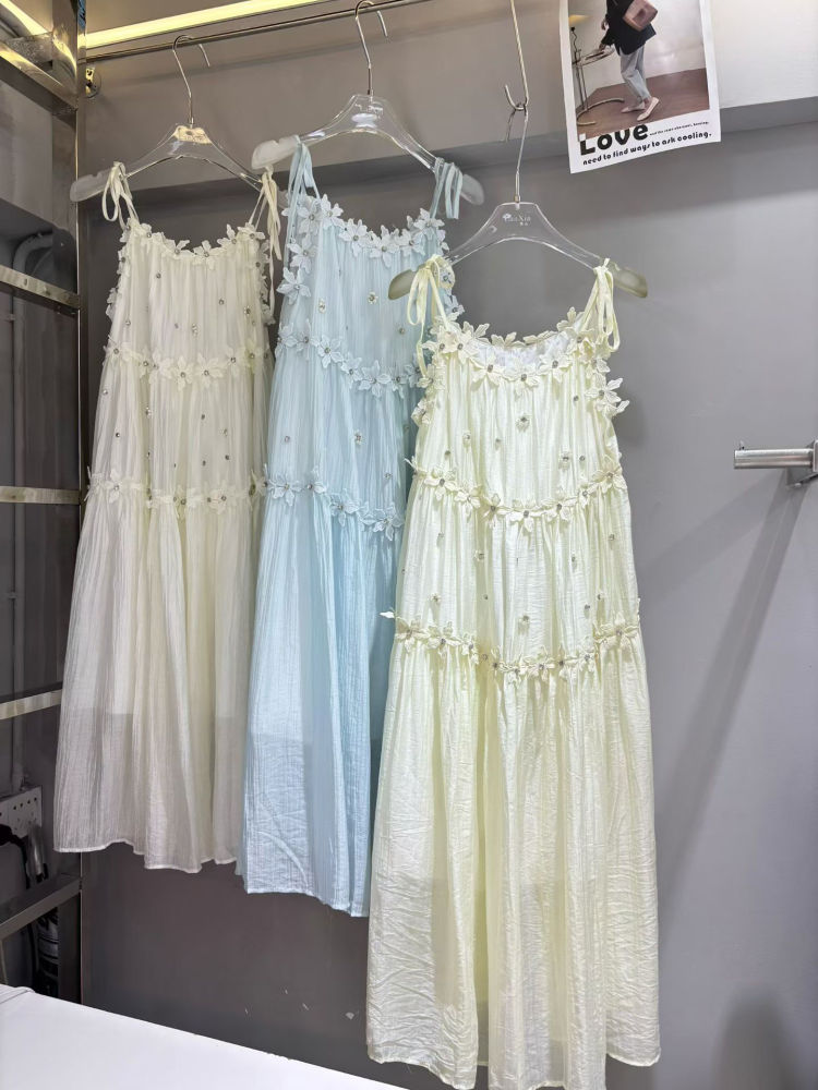 TWOTWINSTYLE Patchwork 3D Flower Wings Minimalist Dress