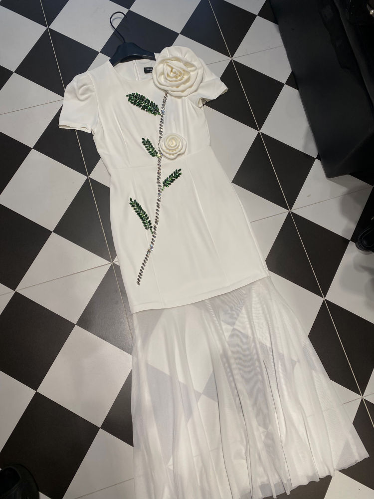 TWOTWINSTYLE Round Neck Patchwork Appliques Diamond Fashion Dress