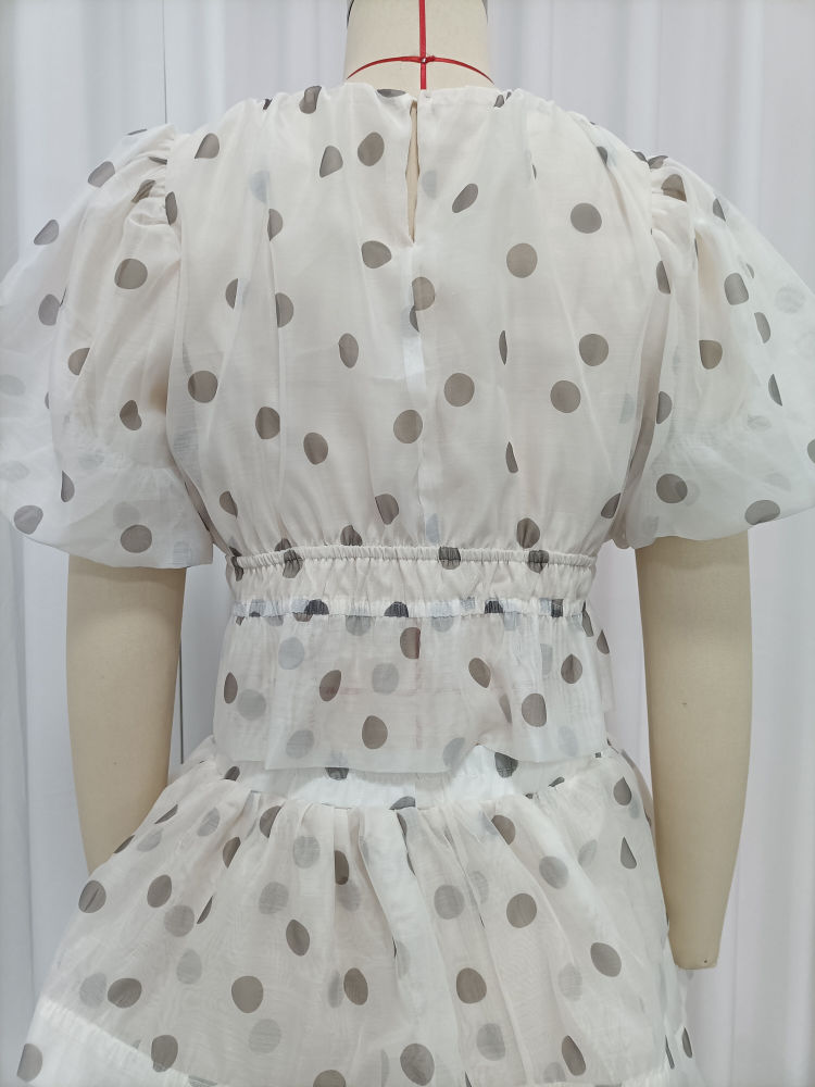 TWOTWINSTYLE Round Neck Puff Sleeve Crop Top Wave Point Skirt Elegant Dress