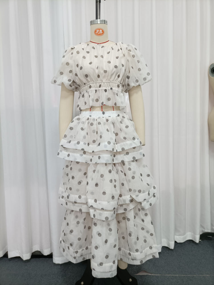 TWOTWINSTYLE Round Neck Puff Sleeve Crop Top Wave Point Skirt Elegant Dress