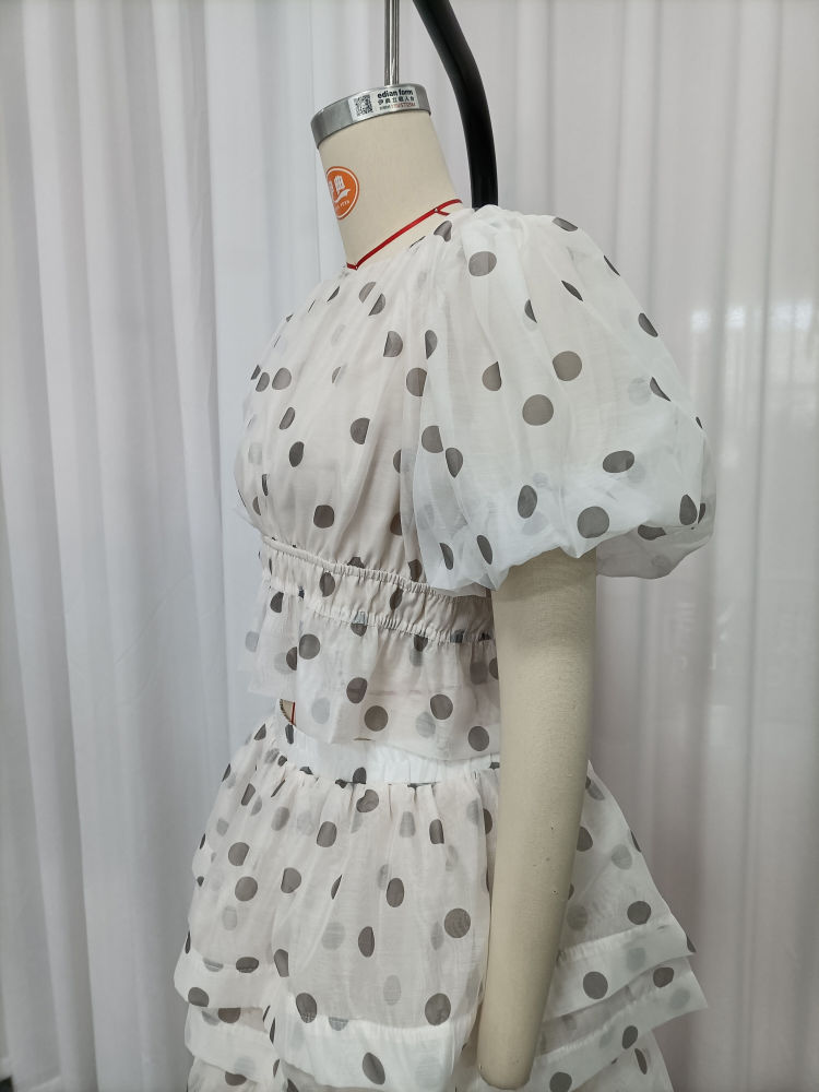 TWOTWINSTYLE Round Neck Puff Sleeve Crop Top Wave Point Skirt Elegant Dress