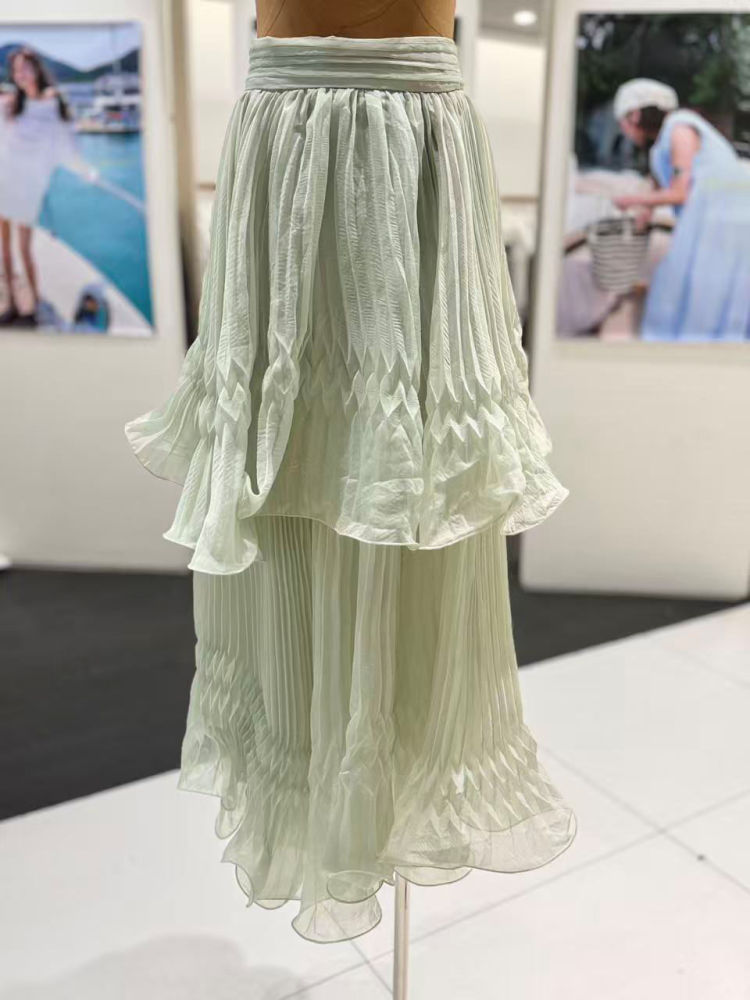 TWOTWINSTYLE Stand Collar Pleated Top High Waist Skirt Fashion Set