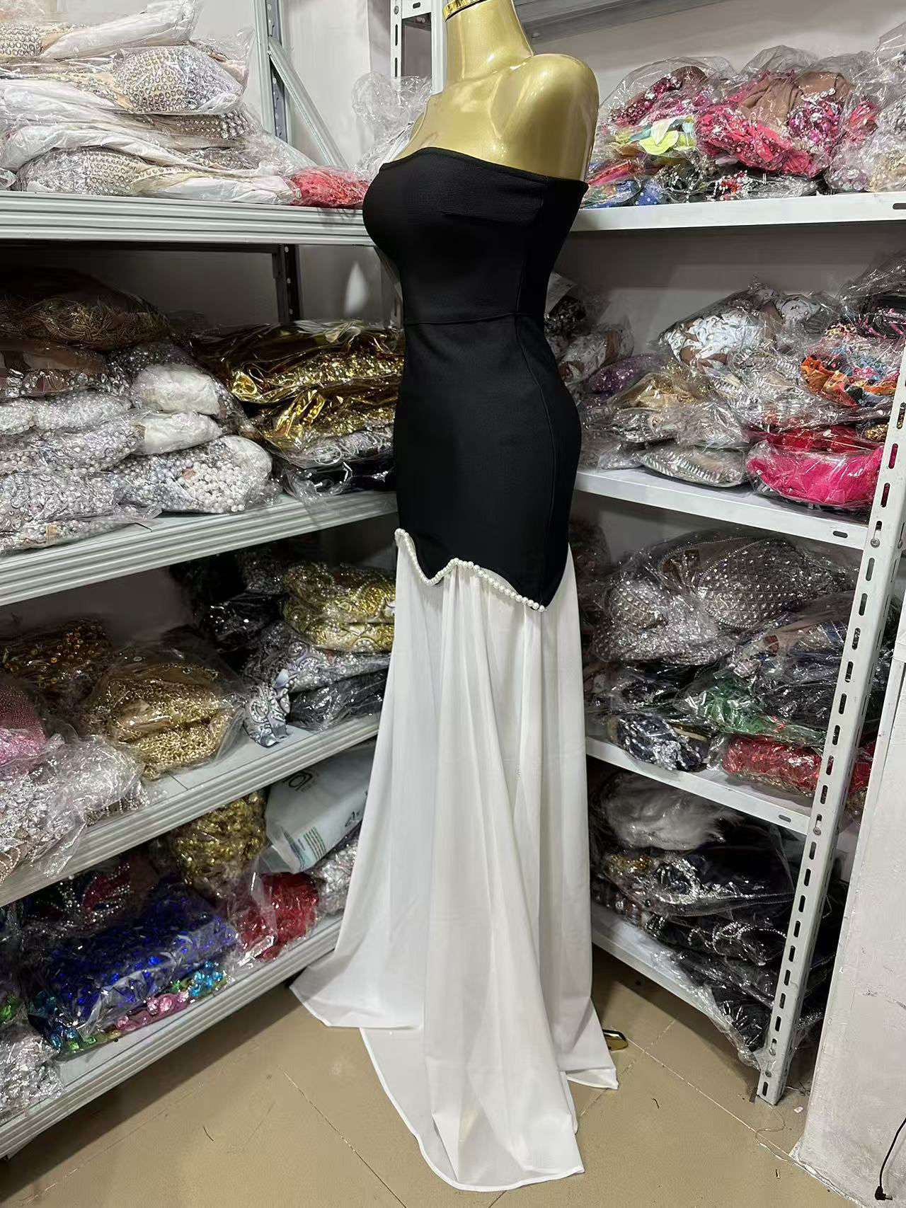TWOTWINSTYLE Off Shoulder Hit Color Spliced Pearl Elegant Dress