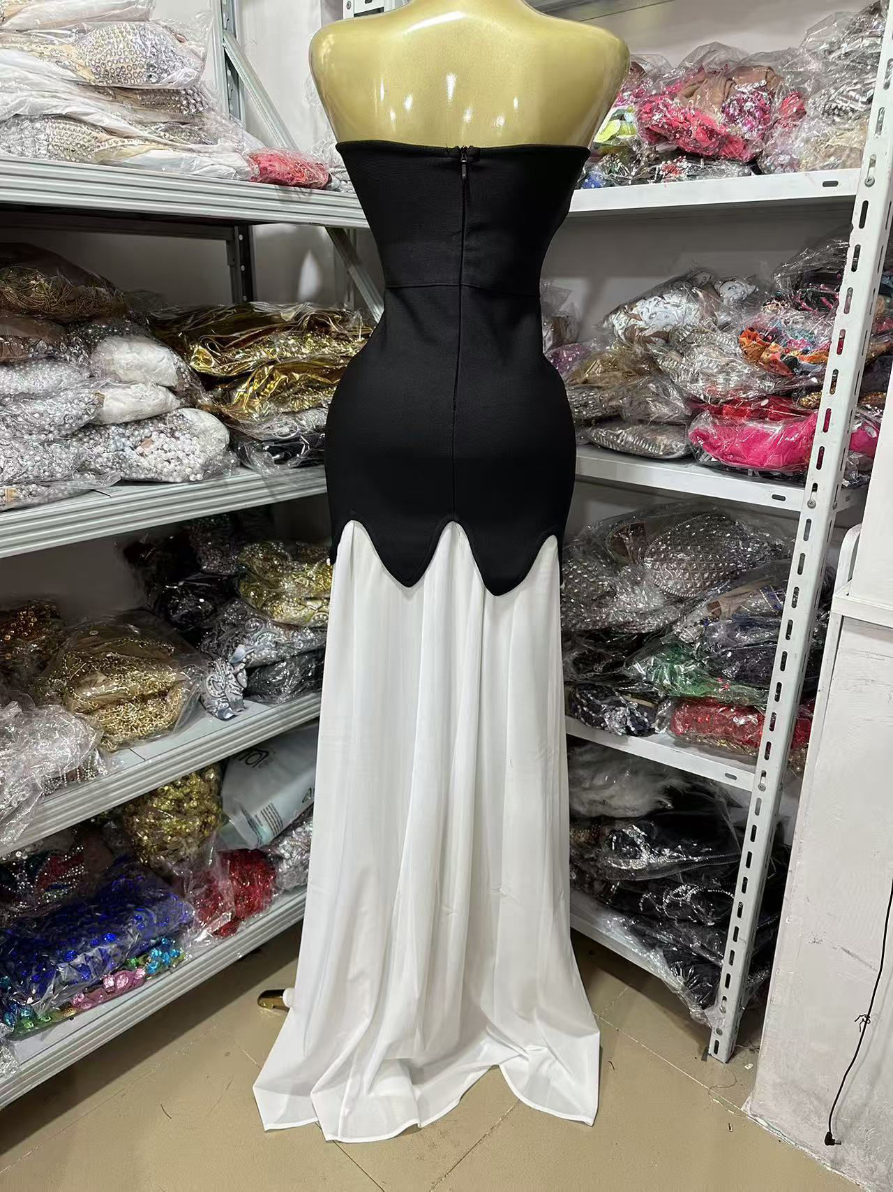 TWOTWINSTYLE Off Shoulder Hit Color Spliced Pearl Elegant Dress