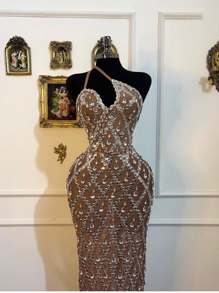 TWOTWINSTYLE Irregular Off Shoulder Diamond Inlaid Slimming Elegant Dress