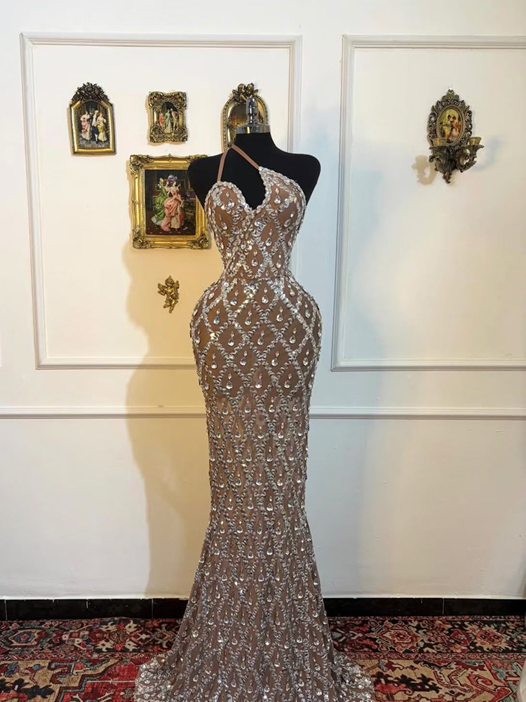 TWOTWINSTYLE Irregular Off Shoulder Diamond Inlaid Slimming Elegant Dress