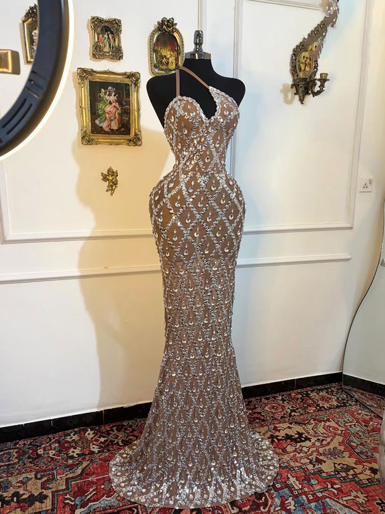 TWOTWINSTYLE Irregular Off Shoulder Diamond Inlaid Slimming Elegant Dress