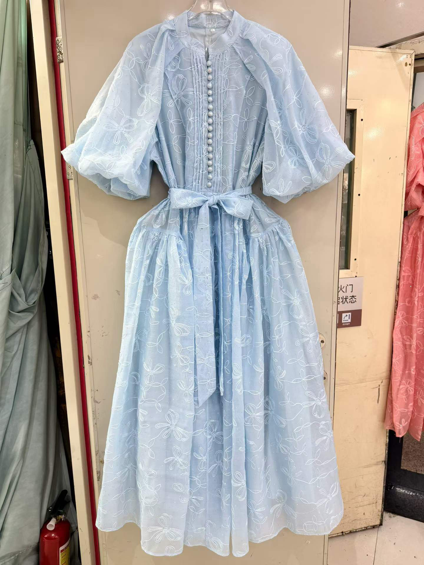 TWOTWINSTYLE Stand Collar Patchwork Lace Up Elegant Dress