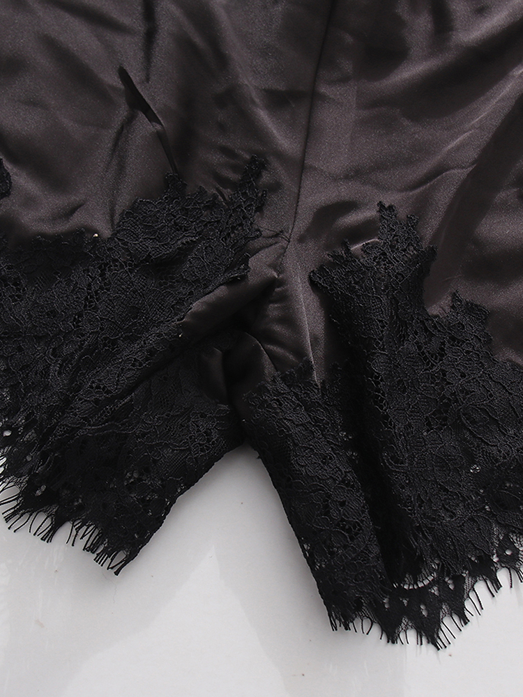 TWOTWINSTYLE Elasticity Satin Spliced Lace Shorts